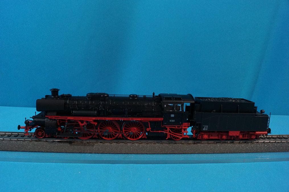 Märklin H0 - 38323 - Locomotora de vapor con ténder (1) - BR 01 - DB #1.0