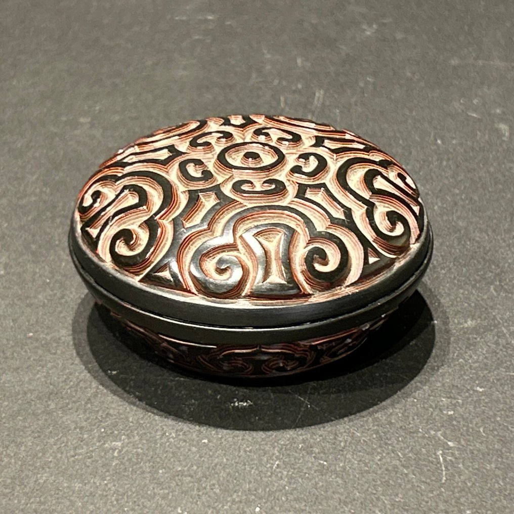 Doboz - Lakik., Bronz - Cinnabar lakkozás #4.3