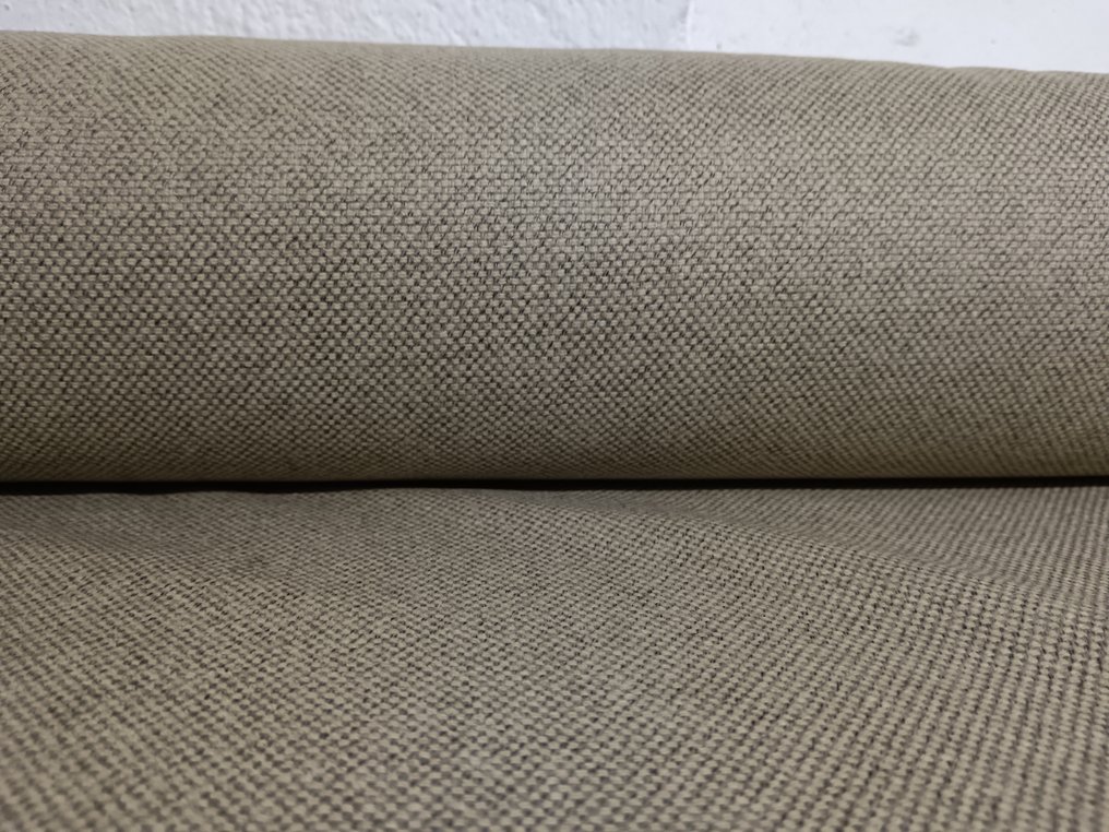 Pure wool 100%, measures 5.70x1.60 m. - Textile  - 570 cm - 160 cm - Pure wool 100% #1.0