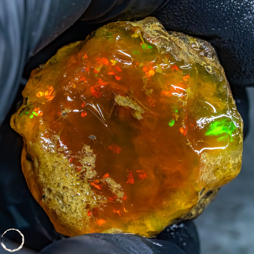 Sjælens ild – Den strålende crystal opal 122,75 karat- 24.55 g #1.0