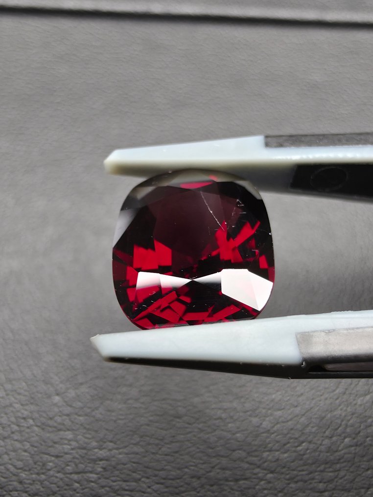 Rosso Spinello  - 6.34 ct - Antwerp Laboratory for Gemstone Testing (ALGT) #2.1