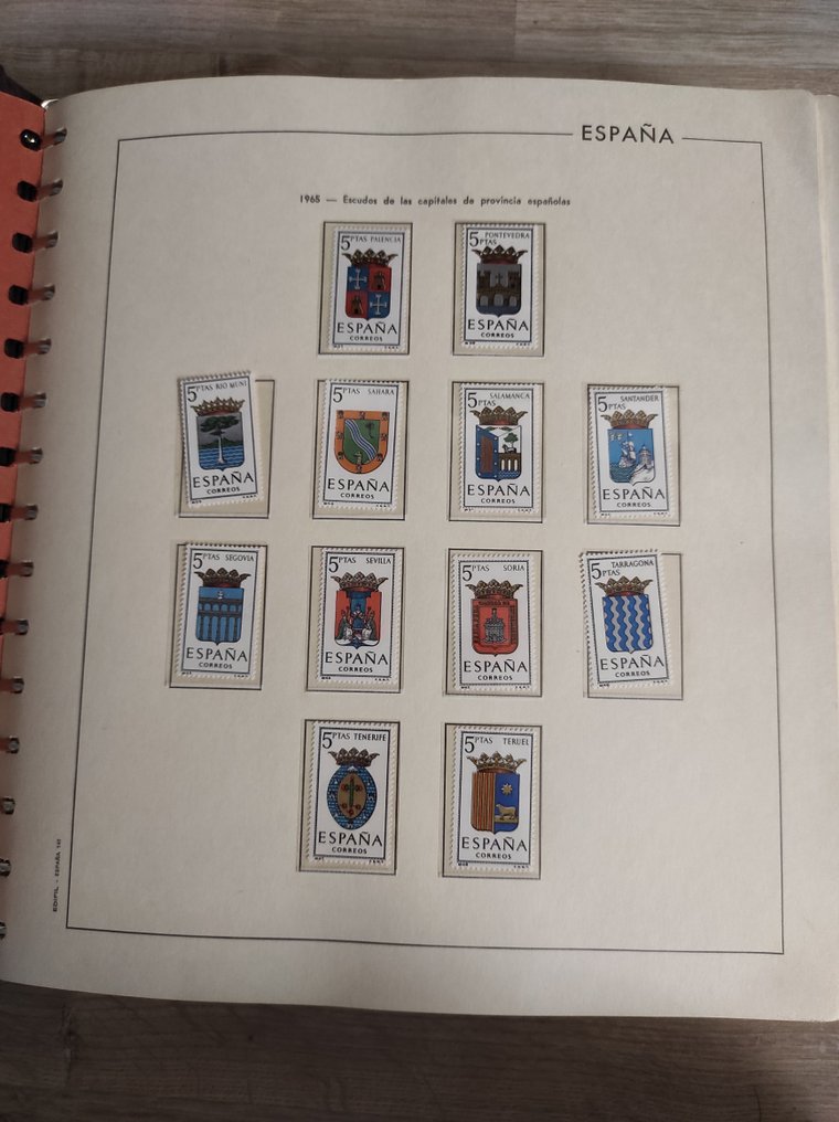 Ισπανία 1965/1977 - Άλμπουμ με πλήρη συλλογή γραμματοσήμων Ισπανίας ετών 1965/1977 σε καινούργιο, χωρίς σταθερό - edifil #2.1
