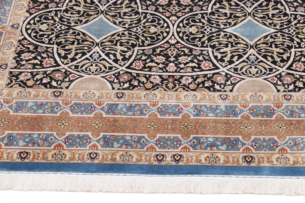 Isfahan Inspired Very Fine Wool&Silk Carpet with Luxurious Design - Very Soft & Plush Pile - Carpet - 202 cm - 137 cm #4.3