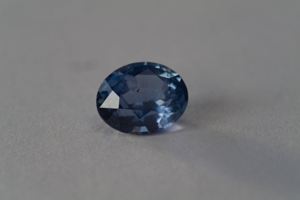 1 pcs Kék Zafír - 1.26 ct - Amerikai Gemmológiai Intézet (GIA) #1.0