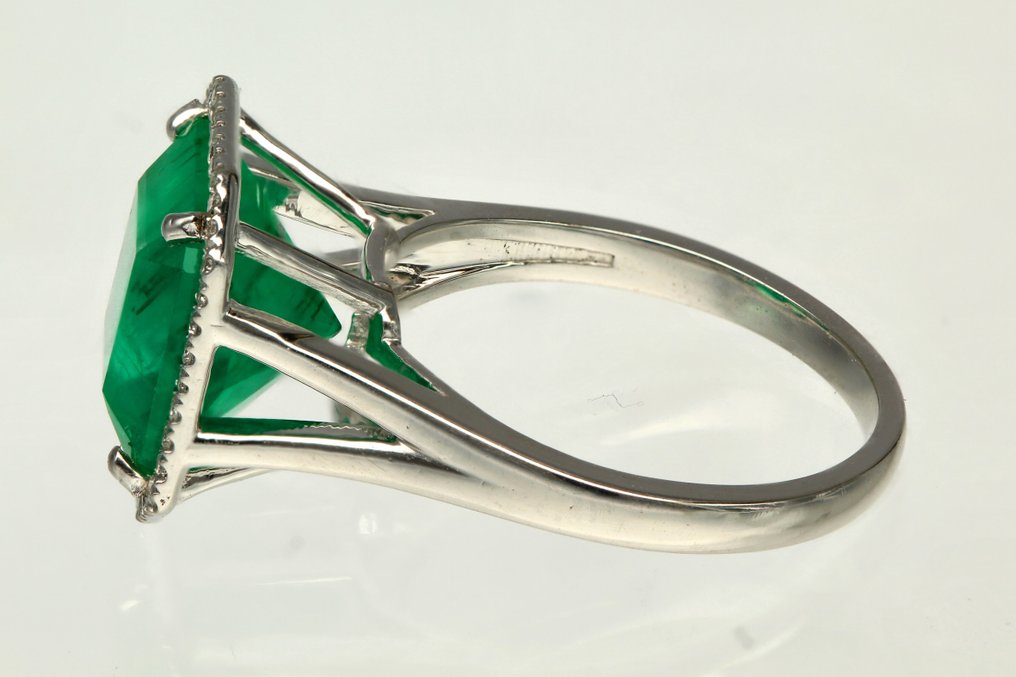 Zonder Minimumprijs - Ring - 14 karaat Witgoud -  5.40ct. tw. Smaragd - Diamant #4.3