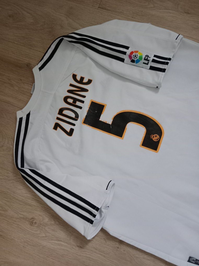 皇家馬德里 - 西班牙甲級足球聯賽 - 席內丁·席丹 - 2003 - 足球衫 #3.2