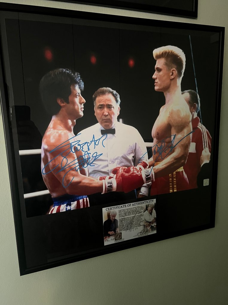 Rocky IV - Sylvester Stallone (Rocky Balboa) & Dolph Lundrgren (Ivan Drago) framed 55,5x56x5 cm - Double Signed - framed - COA #1.0