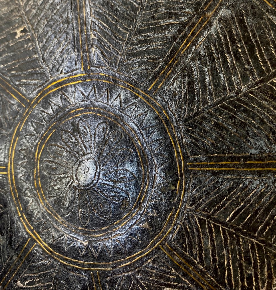 Πιάτο - Ριζικό πιάτο Bidri από κράμα ψευδαργύρου, χαλκού και οξειδίων με ένθετα από ορείχαλκο και ασήμι, - Bidriware #1.0