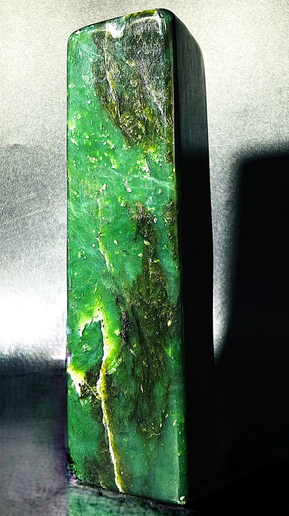精美软玉展示品 顶级收藏家之石 - 高度: 270 mm - 闊度: 106 mm- 4346 g - (1) #2.1