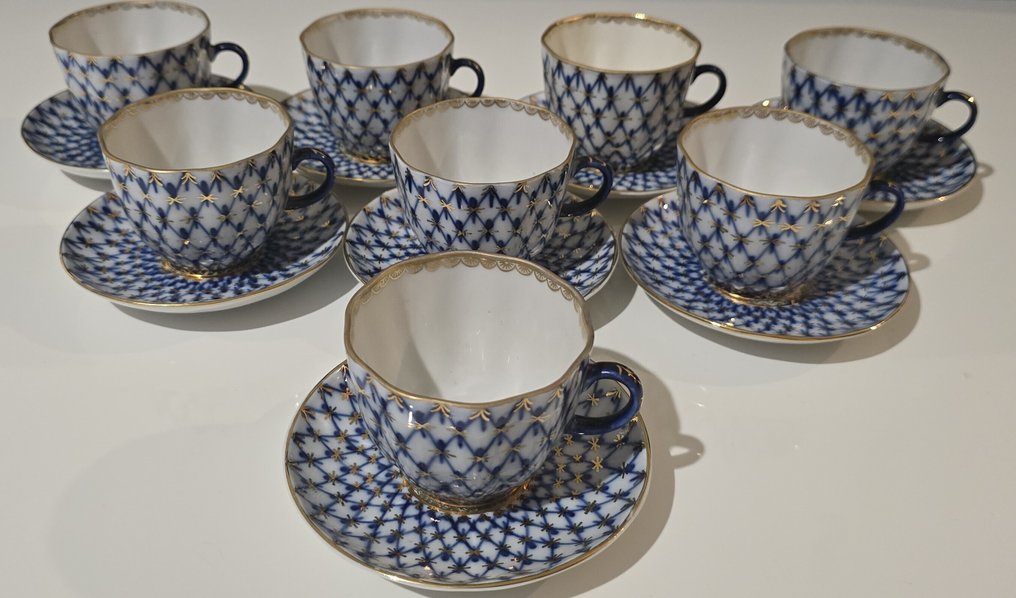 Lomonosov Imperial Porcelain Factory - A.Yatskevich - Set da caffè (16) - Porcellana - Lomonosov con un difetto #3.2