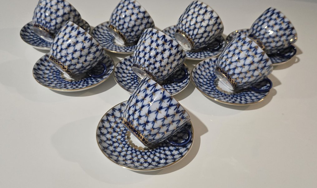 Lomonosov Imperial Porcelain Factory - A.Yatskevich - Set da caffè (16) - Porcellana - Lomonosov con un difetto #1.0