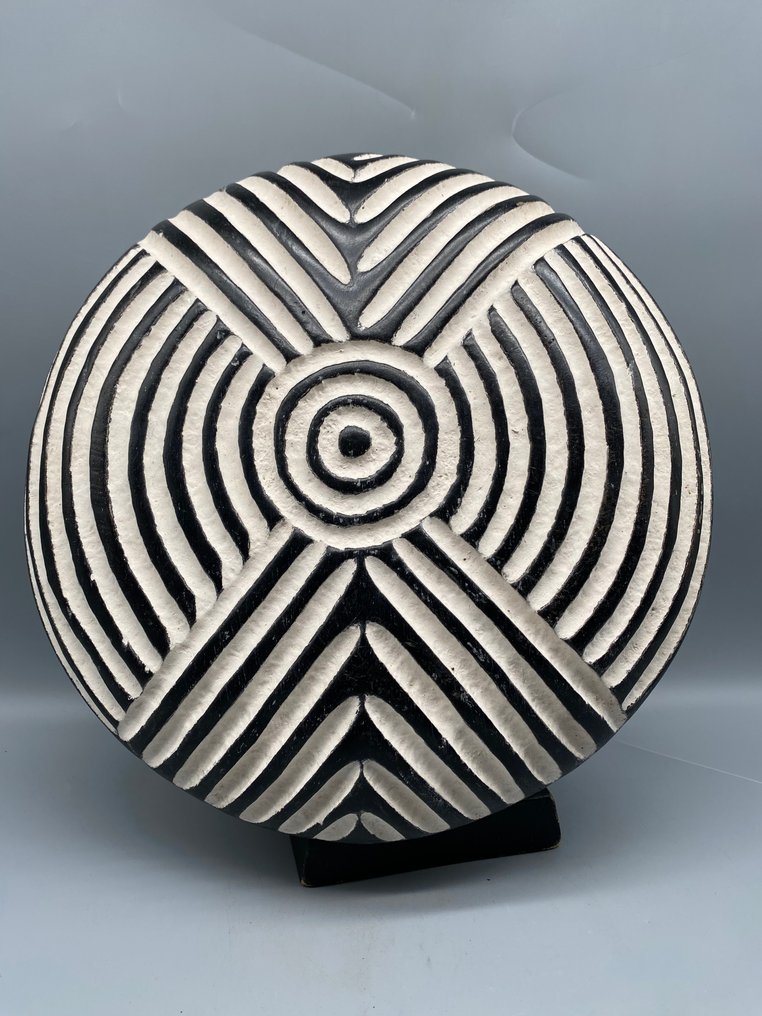 Shield-tika - shield - Cameroon (No reserve price) #1.0