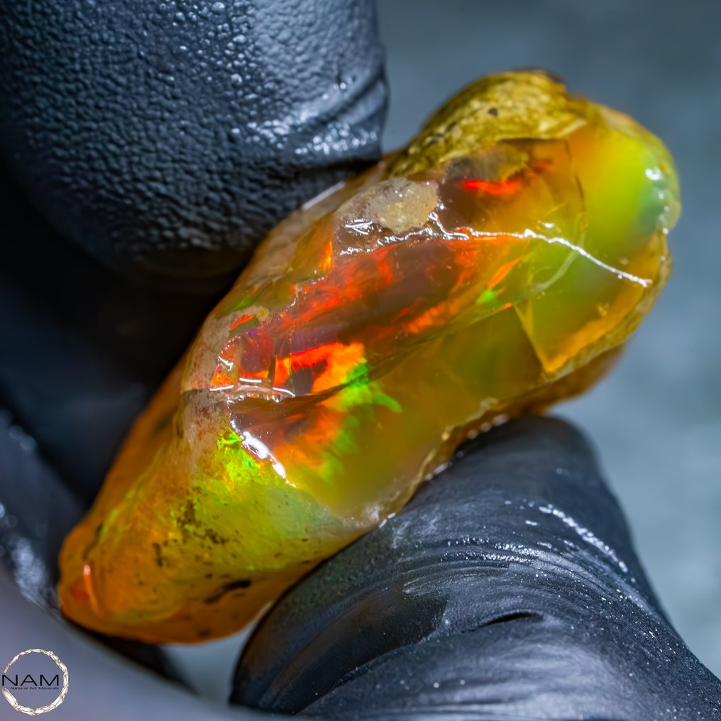 Color dance of life – Rare Crystal Opal 82.15 ct- 16.43 g #1.0