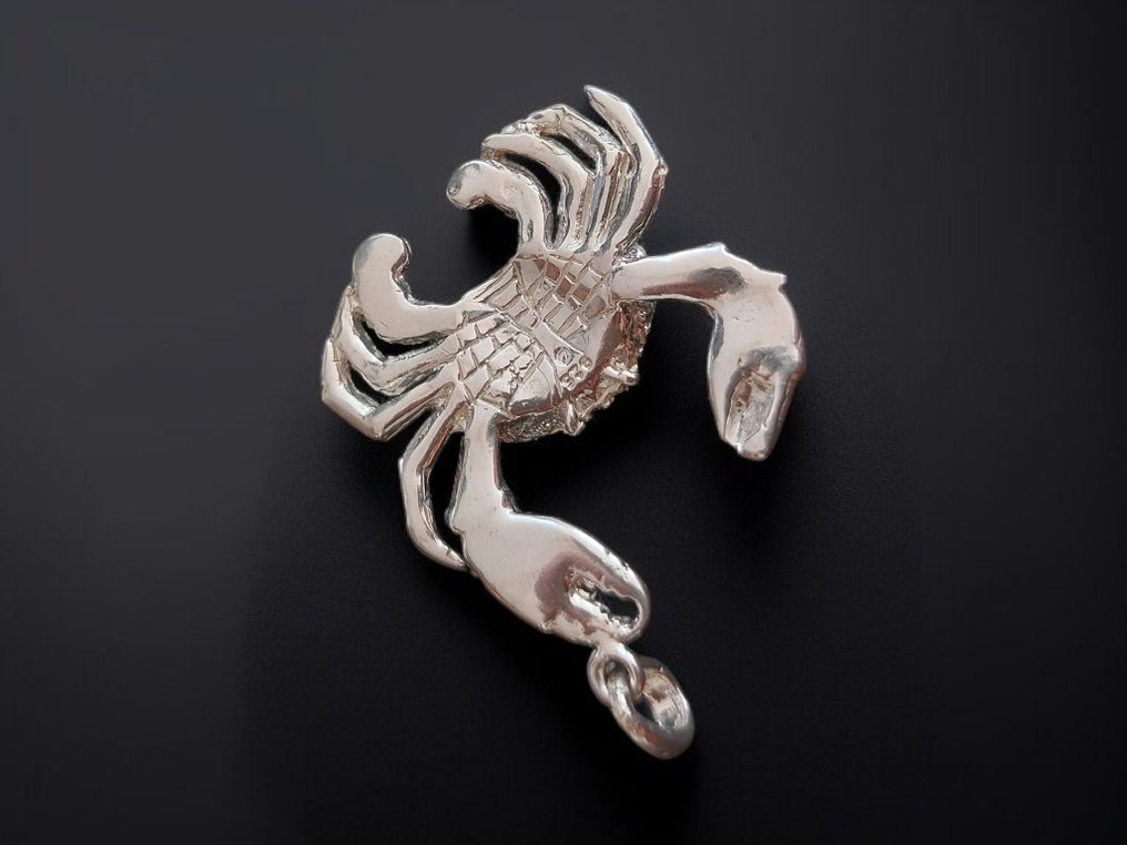 Larimar pendant. Handcrafted creation - Unique piece. Mounted on 925 silver. Natural, untreated stone. - Height: 5 cm - Width: 3.5 cm- 14 g #4.3