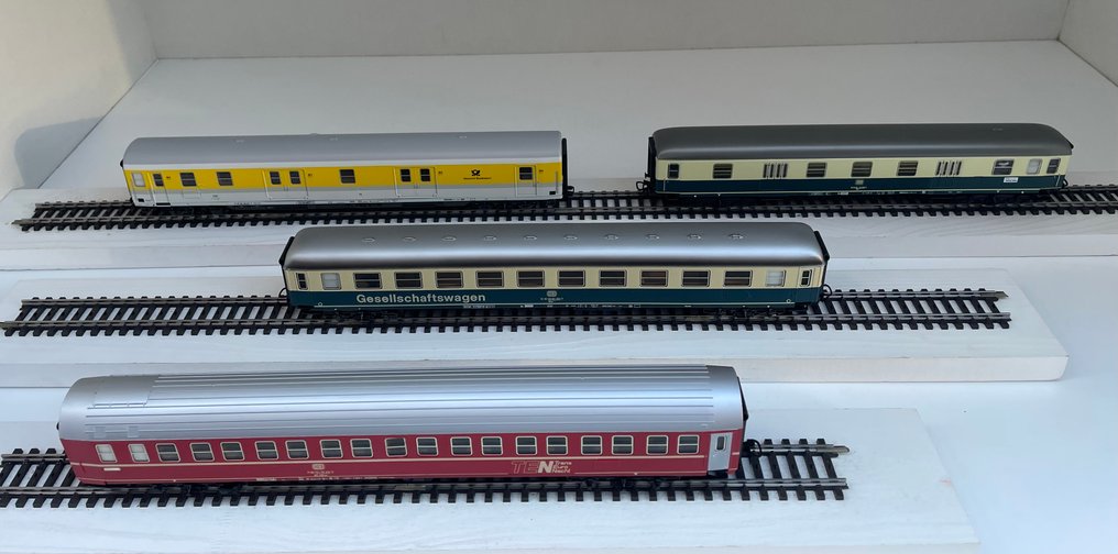 Märklin H0轨 - 4044 ,4150, 4175, 4279 - 火车车厢模型 (4) - 4 X "Speciale Rijtuigen" - DB #1.0