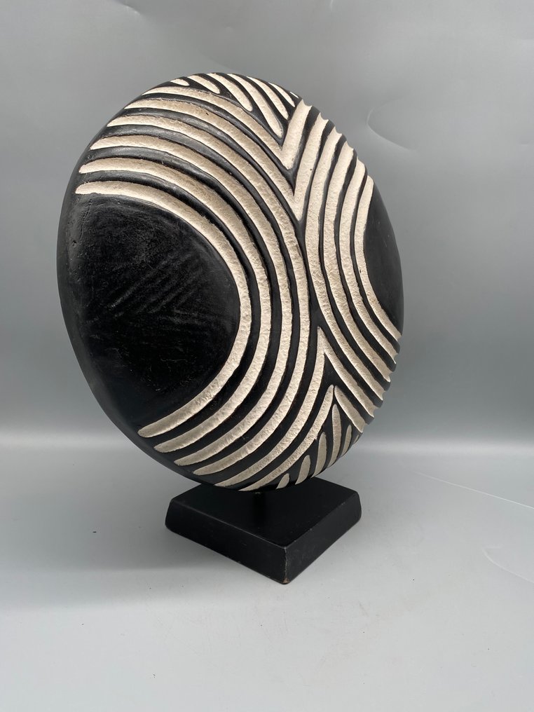 Shield-tika - shield - Cameroon (No reserve price) #2.1