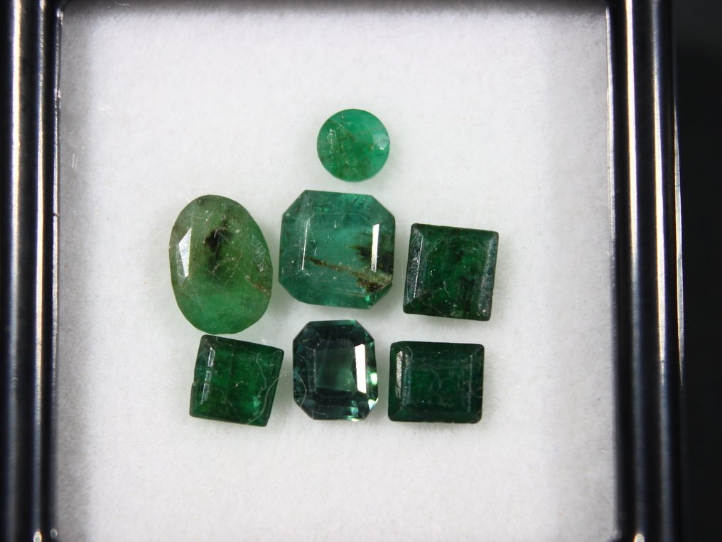 Cts. 2.30 Emerald Ásványgyűjtemény- 0.46 g - (7) #4.3