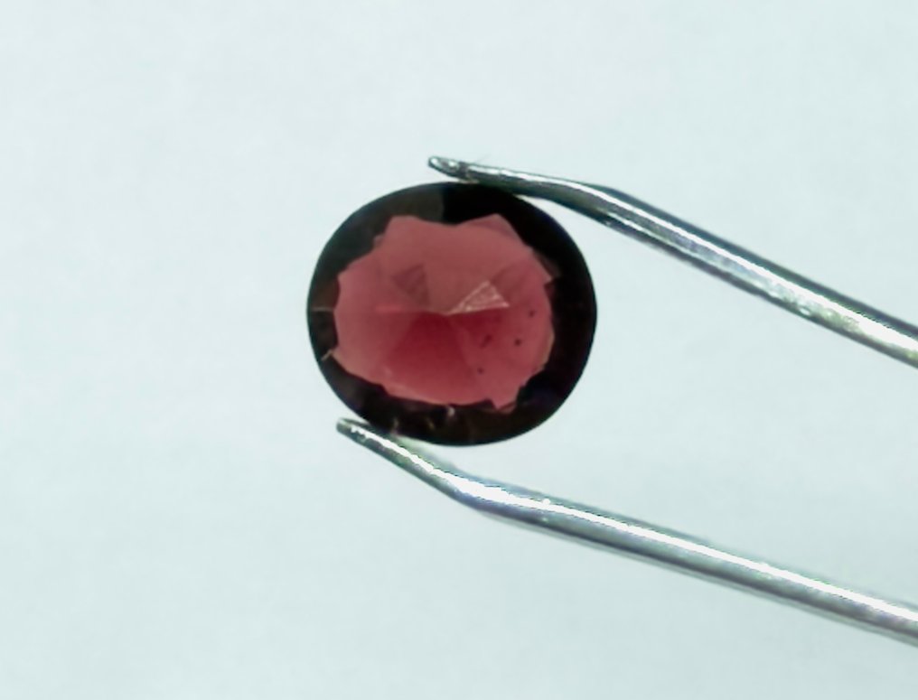 1 pcs Röd Spinell - 2.60 ct - Bellerophon Gemlab - Spinel Vivid Red 2.64CT #2.1