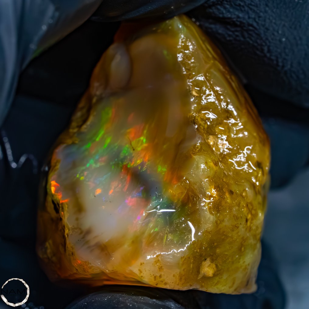 璀璨深邃——具有浓郁色彩的水晶欧泊 111,25ct- 22.25 g #1.0