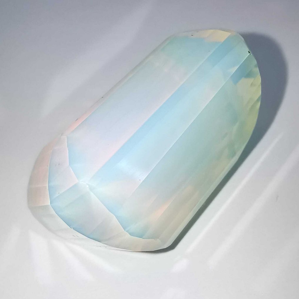 No Reserve Price Opal  - 142.74 ct - Antwerp Laboratory for Gemstone Testing (ALGT) - Big Size, Bluish White #4.3
