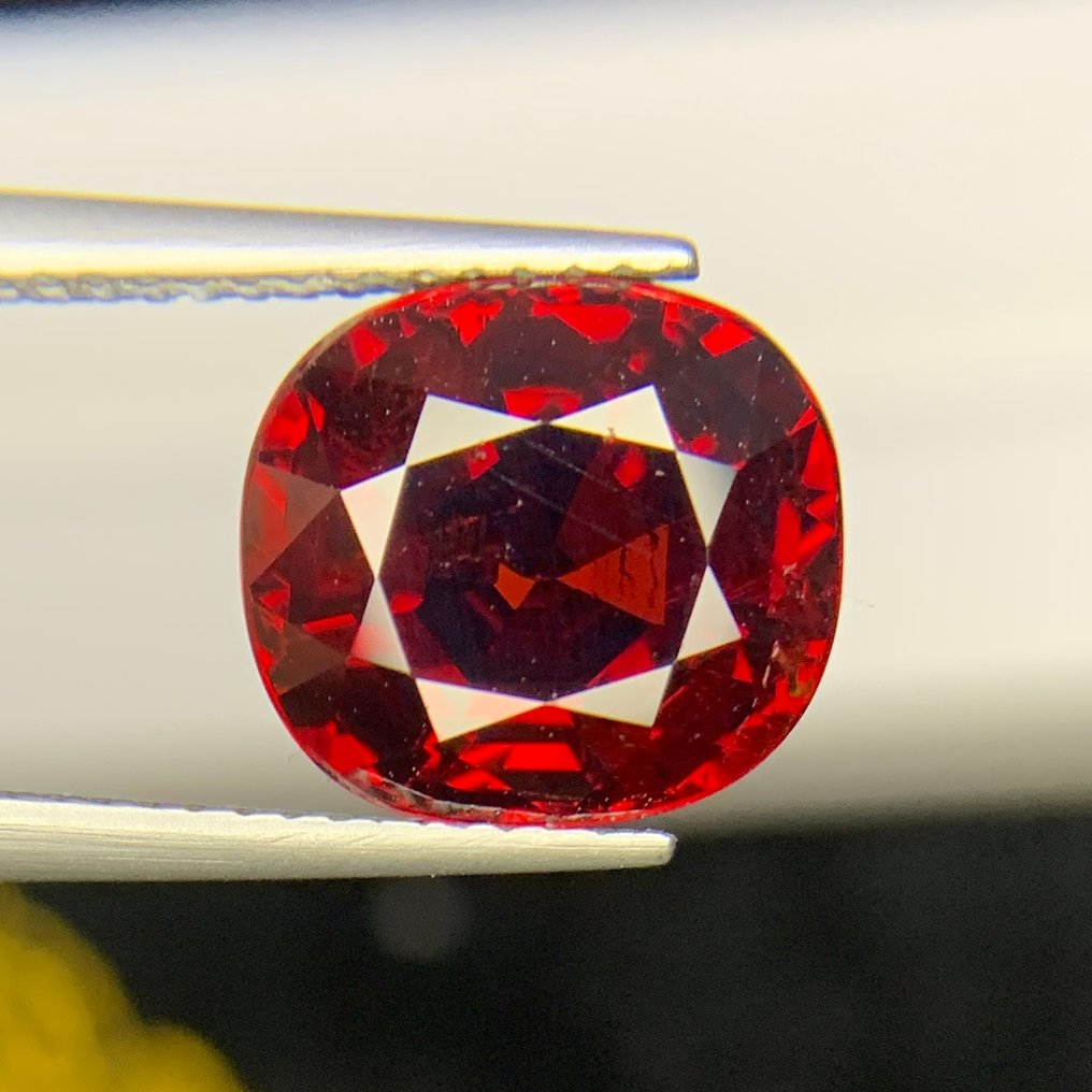 No reserve price - 1 pcs  Red Garnet  - 5.78 ct - International Colored Gemstone Association (ICA GemLab) - Natural spessartine #2.1