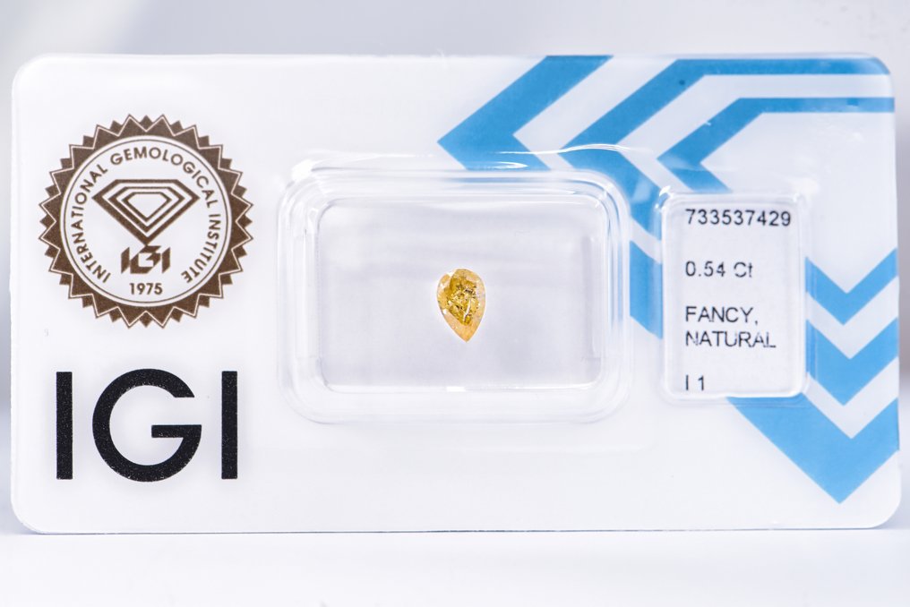 Fără preț de rezervă - 1 pcs Diamant (Colorat natural) - 0.54 ct - Pară - Fancy vivid Galben Portocaliu - I1 - IGI (Institutul gemologic internațional) #1.0