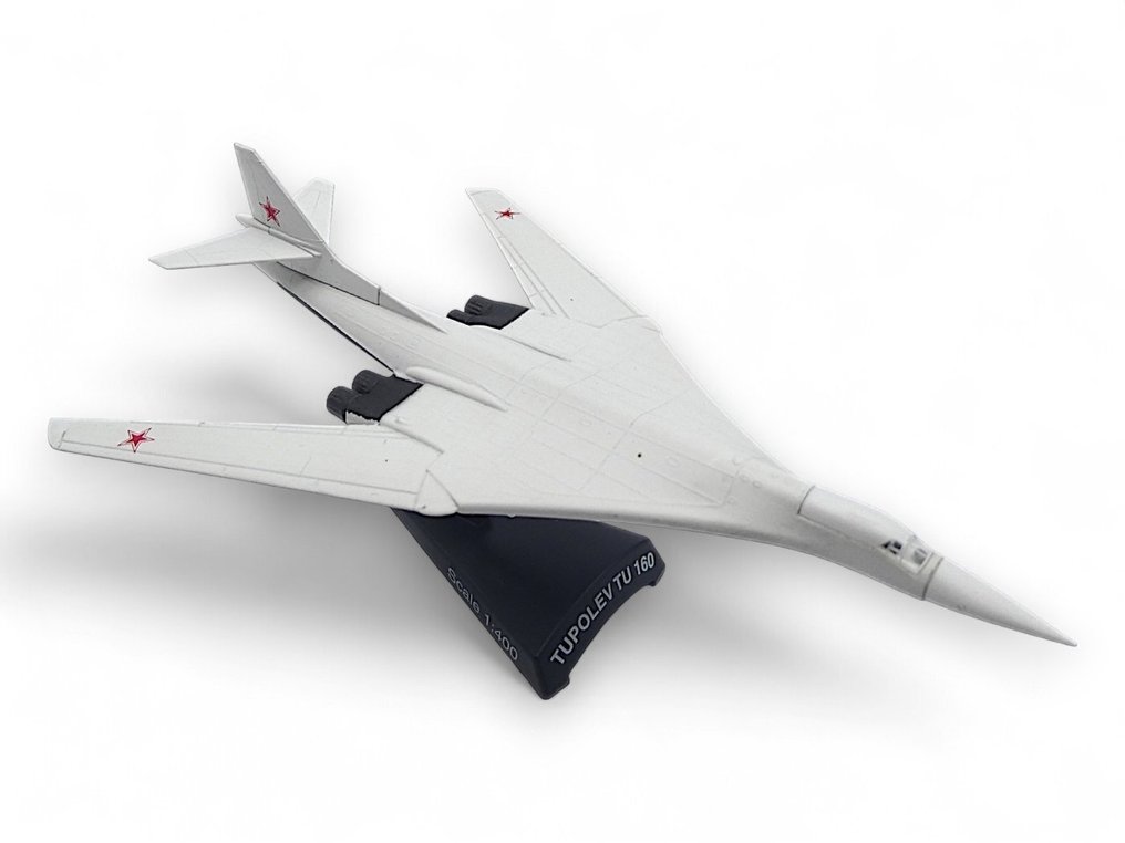 Sovetskaja Armija (URSS) 1:100, 1:136, 1:400 - Model pojazdu wojskowego  (4) - Tupolev Tu-160 / MiG-23 / MiG-15 / Yakovlev Yak-3- World War II - Seria: "Proletariusze wszystkich krajów, łączcie się!" #2.1