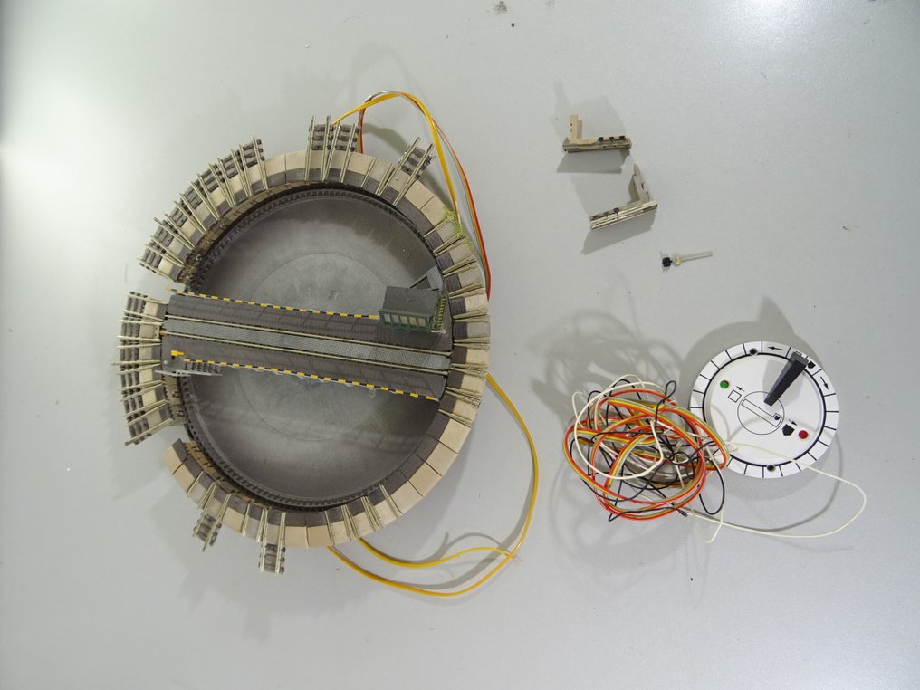 Fleischmann N - 9152,6909 - Spår för modelltåg (1) - Elektrisk roterande platta med styrdon #2.1