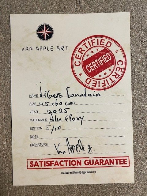 Van Apple - The Tigers Fountain #4.3