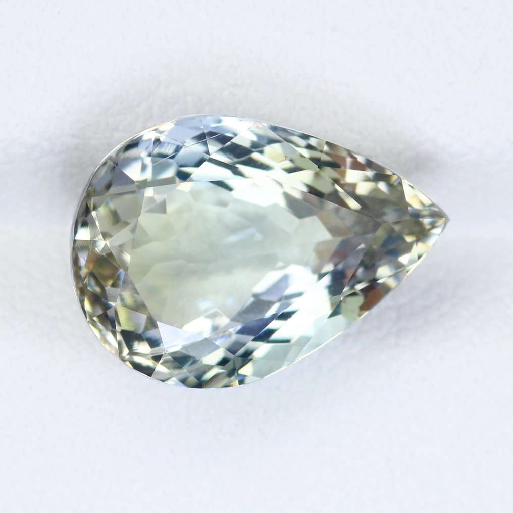 1 pcs  Violet, Yellow Tanzanite  - 6.98 ct - Gemological Institute of America (GIA) - No Heated No treated #1.0