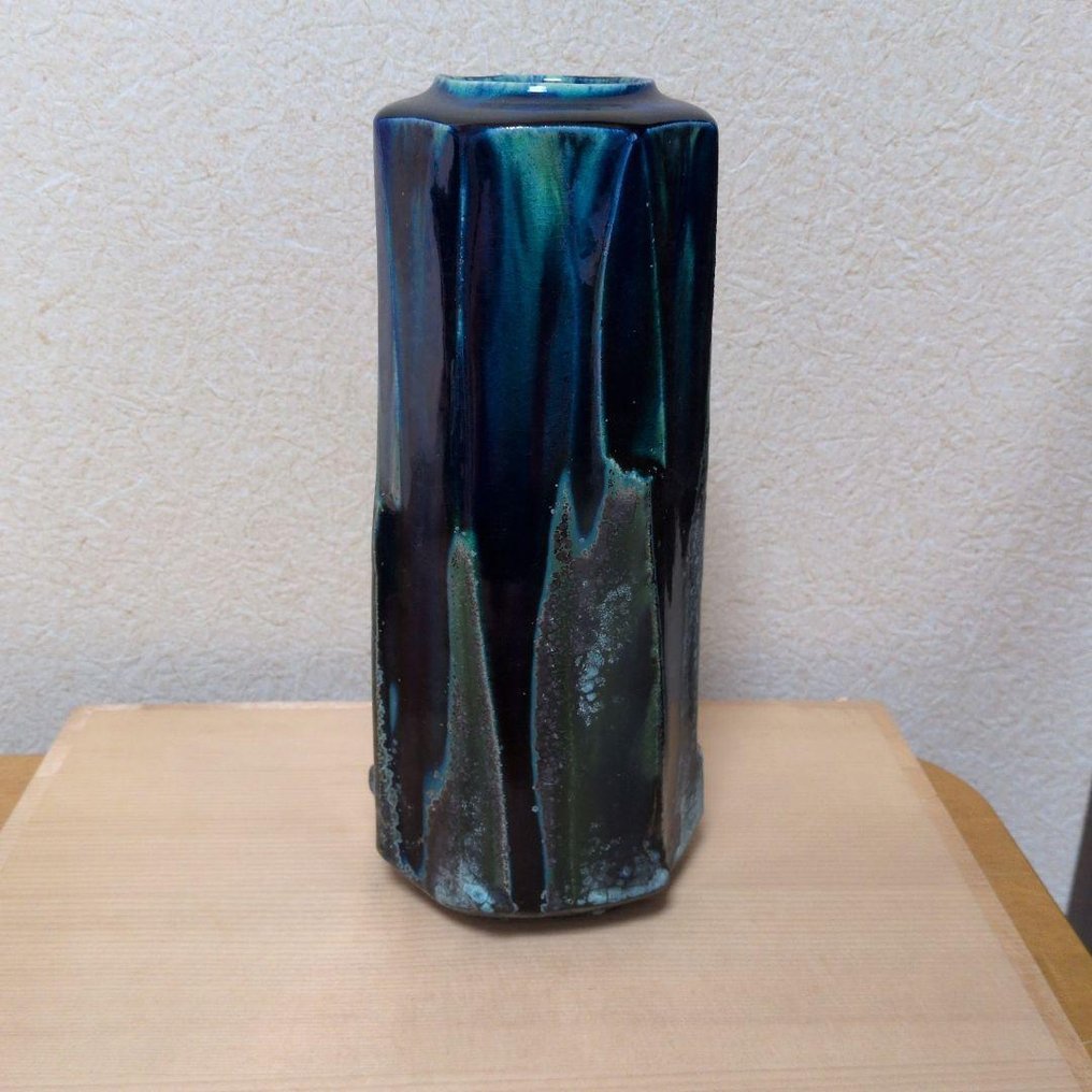 花瓶 - 陶器, 非常精美的Seto瓷瓶，签名 - 加藤常助（1958年出生） - 包括题签的友箱。 - 日本 #1.0