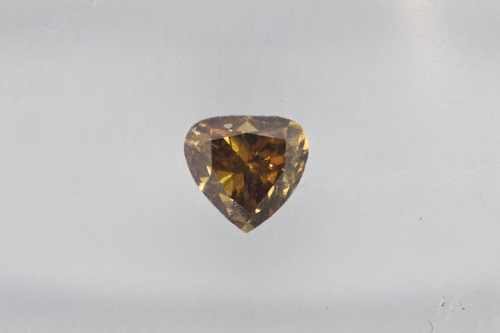 没有保留价 - 1 pcs 钻石 (天然色彩的) - 0.33 ct - 梨形 - Fancy intense 稍帶綠色的, 稍帶棕色的 黄色 - SI1 微内含一级 - 国际宝石研究院(IGI) #1.0