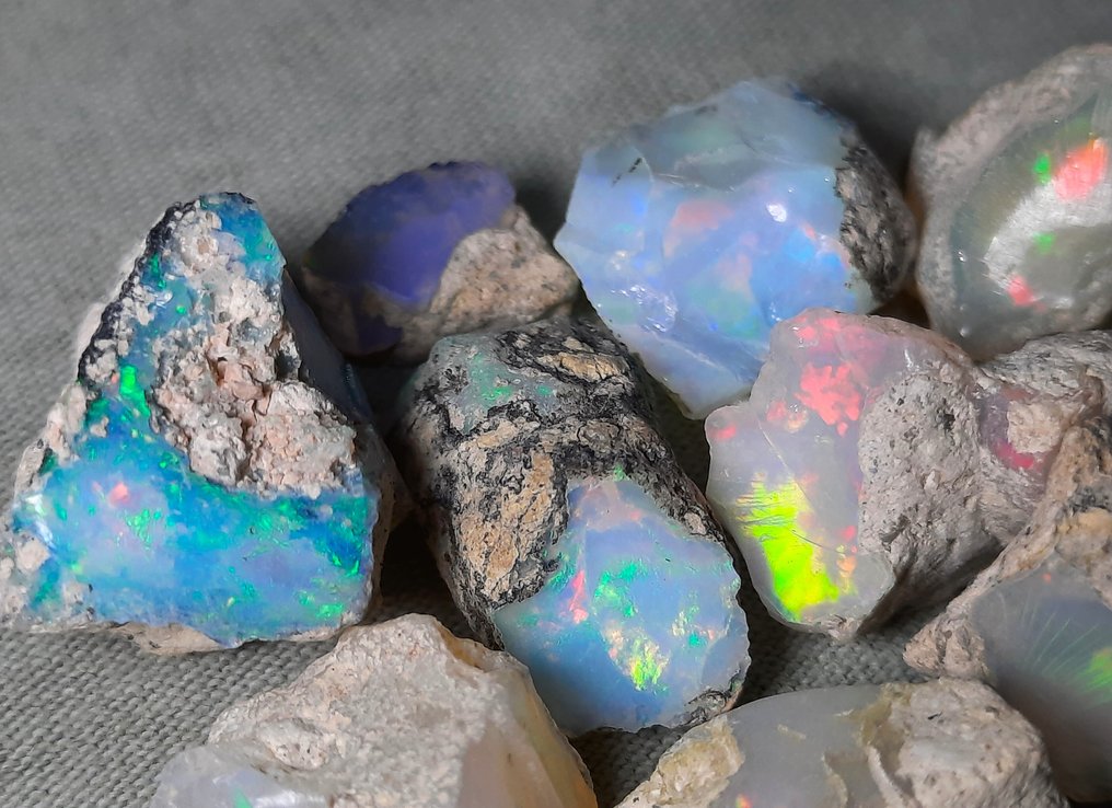 55.9 cts - Beautiful Opals Rough- 11.18 g #3.2
