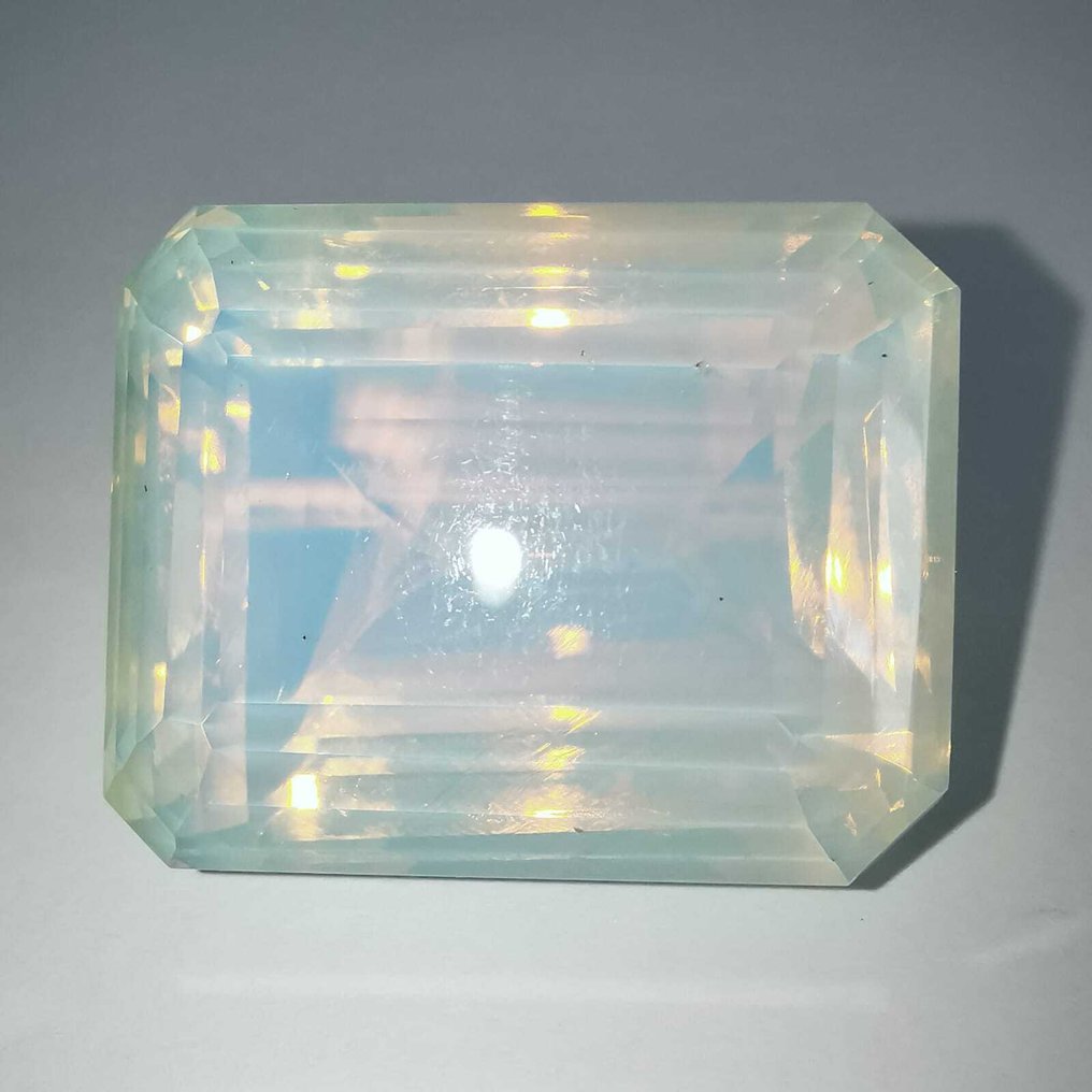 No Reserve Price Opal  - 142.74 ct - Antwerp Laboratory for Gemstone Testing (ALGT) - Big Size, Bluish White #1.0
