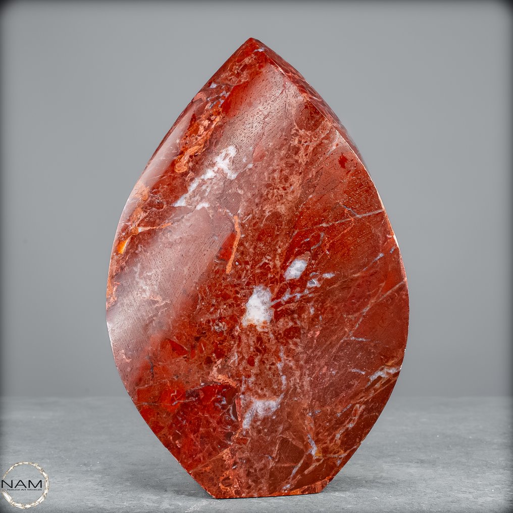 Bright red jasper-quartz flame Symbolic representation of grounding, strength, and inner energy.- 833.83 g #1.0