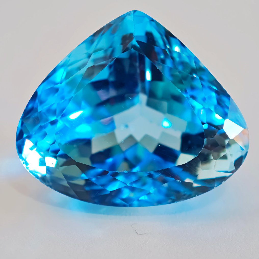 Zonder Minimumprijs Topaas - 82.65 ct - Antwerp Laboratory for Gemstone Testing (ALGT) - Intense Blue Topaz #1.0