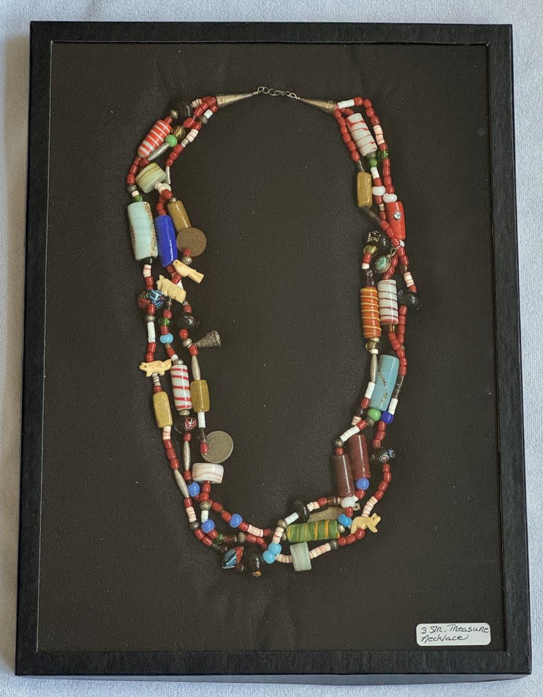 Treasure necklace in display case - Santo Domingo - U.S. (No Reserve Price) #1.0