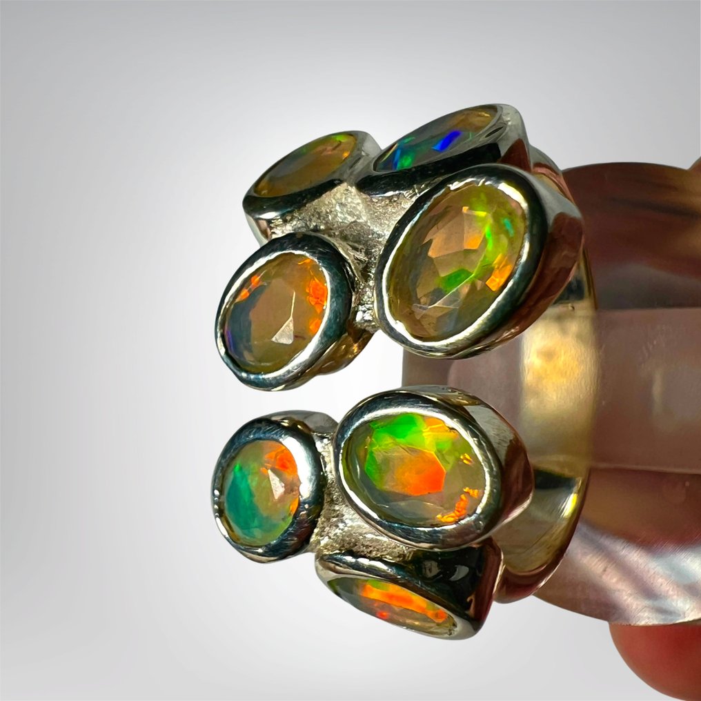 Αποκλειστικό δαχτυλίδι με 7 φυσικές Opale - καρφωμένο σε Ασήμι 925 ροδιωμένο. Ασήμι 925- 8.2 g - (1) #3.2