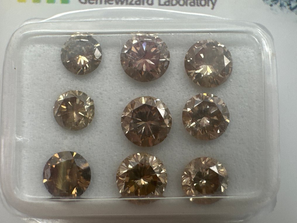 χωρίς τιμή ασφαλείας - 9 pcs Διαμάντι  (Φυσικού χρώματος)  - 2.59 ct - Στρογγυλό Καφέ - VVS1, VS2, VS1, VVS2 - Gemewizard Gemological Laboratory (GWLab) #3.2
