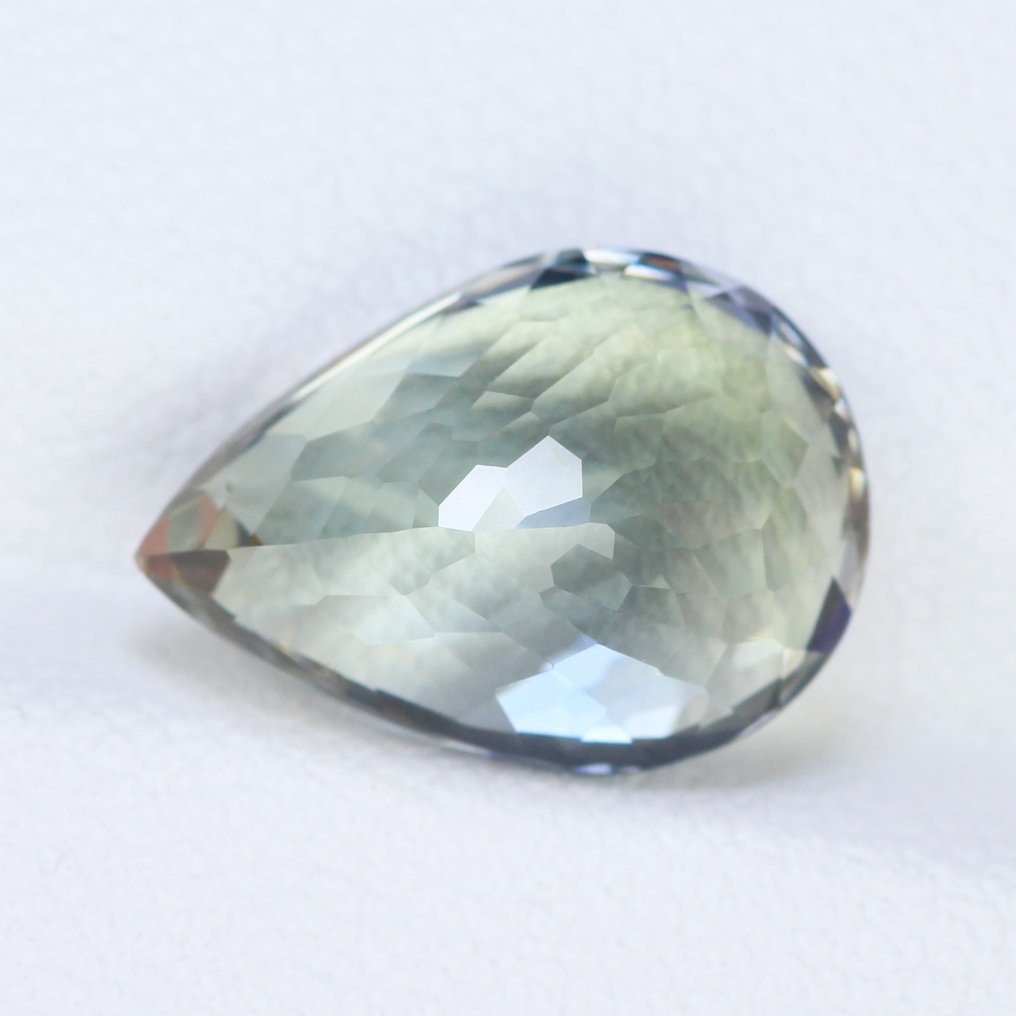 1 pcs  Violet, Yellow Tanzanite  - 6.98 ct - Gemological Institute of America (GIA) - No Heated No treated #1.0