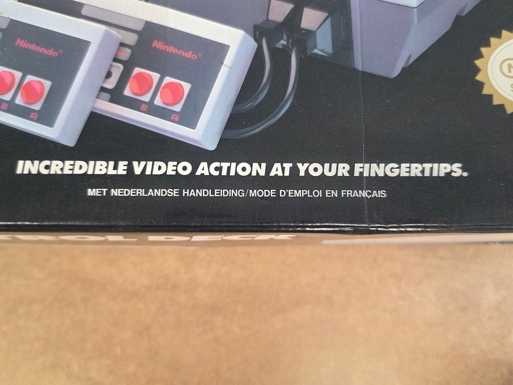 Nintendo - Nes - RARE Output - Control Deck - 8-BIT 1985 - Boxed with 2 Controllers, Mario Bros 3 and cables - Video game console + games - In original box #2.1