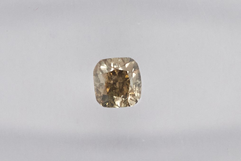 没有保留价 - 1 pcs 钻石 (天然色彩的) - 0.28 ct - 枕形 - Fancy 稍帶棕色的, 稍帶綠色的 黄色 - SI2 微内含二级 - 国际宝石研究院(IGI) #1.0