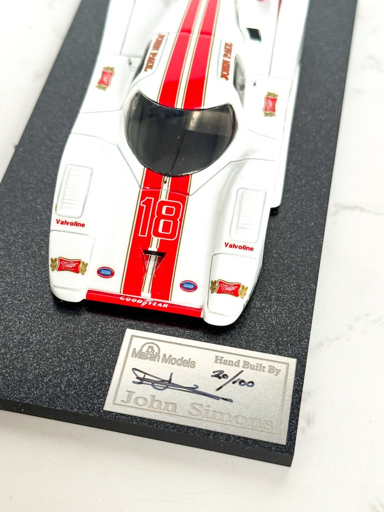 Marsh Models 1:43 - Modelauto - Lola T600 Miller #18 – Lime Rock 1982 – Hand-Built by John Simons - Limited Edition Signed #3.2