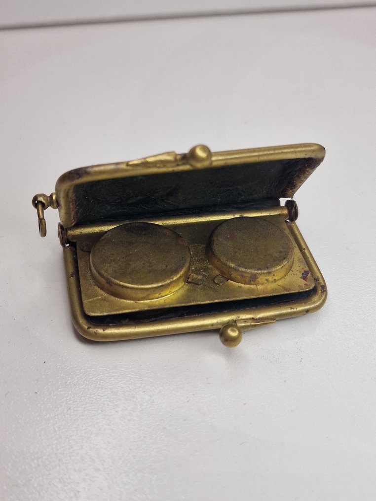 Κουμπαράς (2) - Ορείχαλκος, Δέρμα - θηκάρι για νομίσματα #3.2