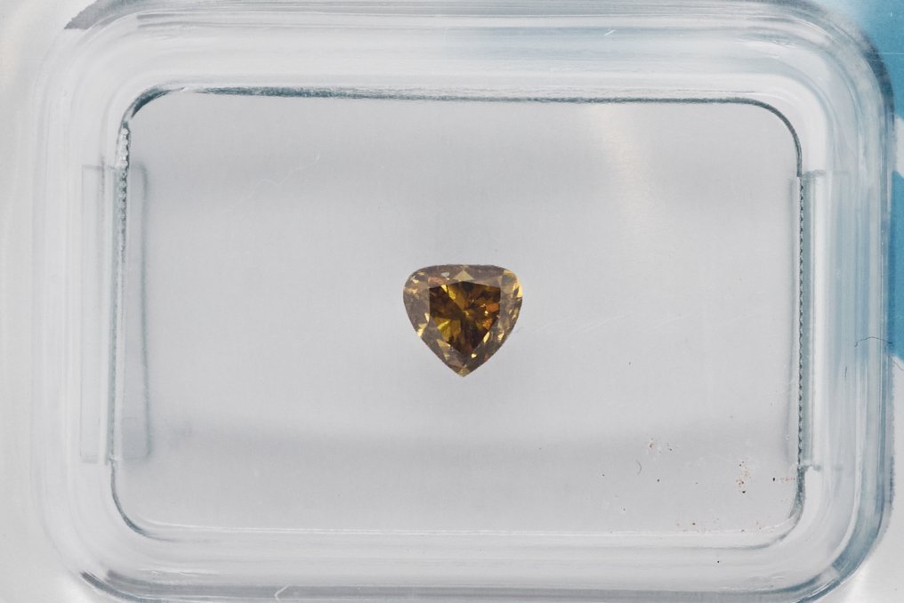 没有保留价 - 1 pcs 钻石 (天然色彩的) - 0.33 ct - 梨形 - Fancy intense 稍帶綠色的, 稍帶棕色的 黄色 - SI1 微内含一级 - 国际宝石研究院(IGI) #2.1