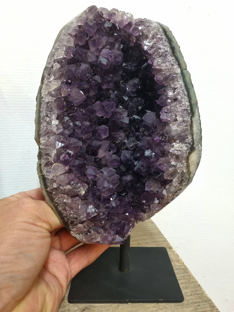 HQ Amethyst 晶簇，配豪华钢制底座 - 高度: 240 mm - 宽度: 132 mm- 2370 g #1.0
