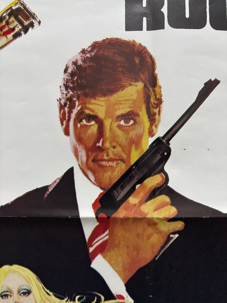 James Bond 007: The Man with the Golden Gun - Roger Moore #3.2