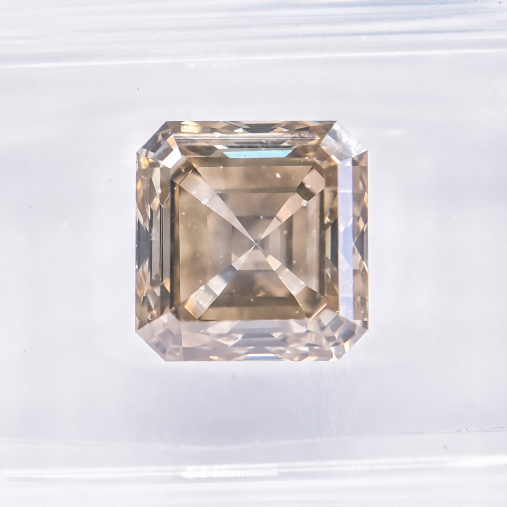 没有保留价 - 1 pcs 钻石  (天然色彩的)  - 3.02 ct - 祖母绿 - Fancy 稍帶綠色的, 稍帶棕色的 黄色 - SI1 微内含一级 - 国际宝石研究院（IGI） - VG #4.3