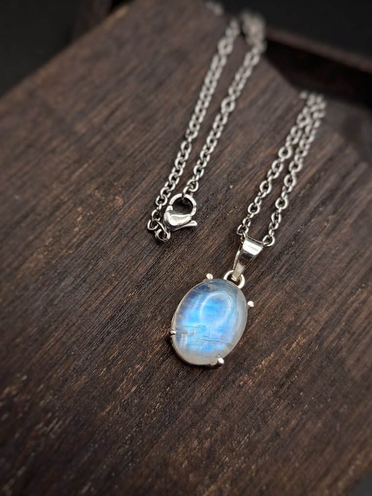 925银珠宝，配白色拉布拉多石，品质上乘。 - 高度: 25 mm - 宽度: 17 mm- 8 g - (1) #3.2