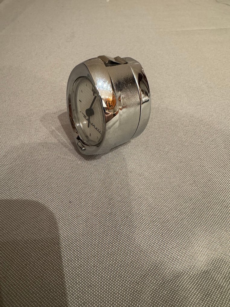 Clock - Maserati - Maserati MC12 - 2004 #1.0